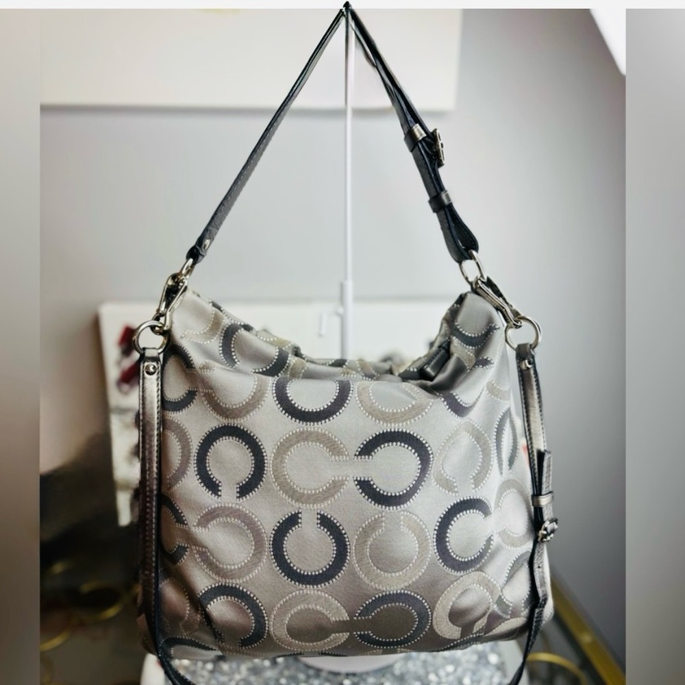 Coach Isabelle Madison silver metallic dotted Op Art Shoulder crossbody bag EUC - Picture 3 of 17